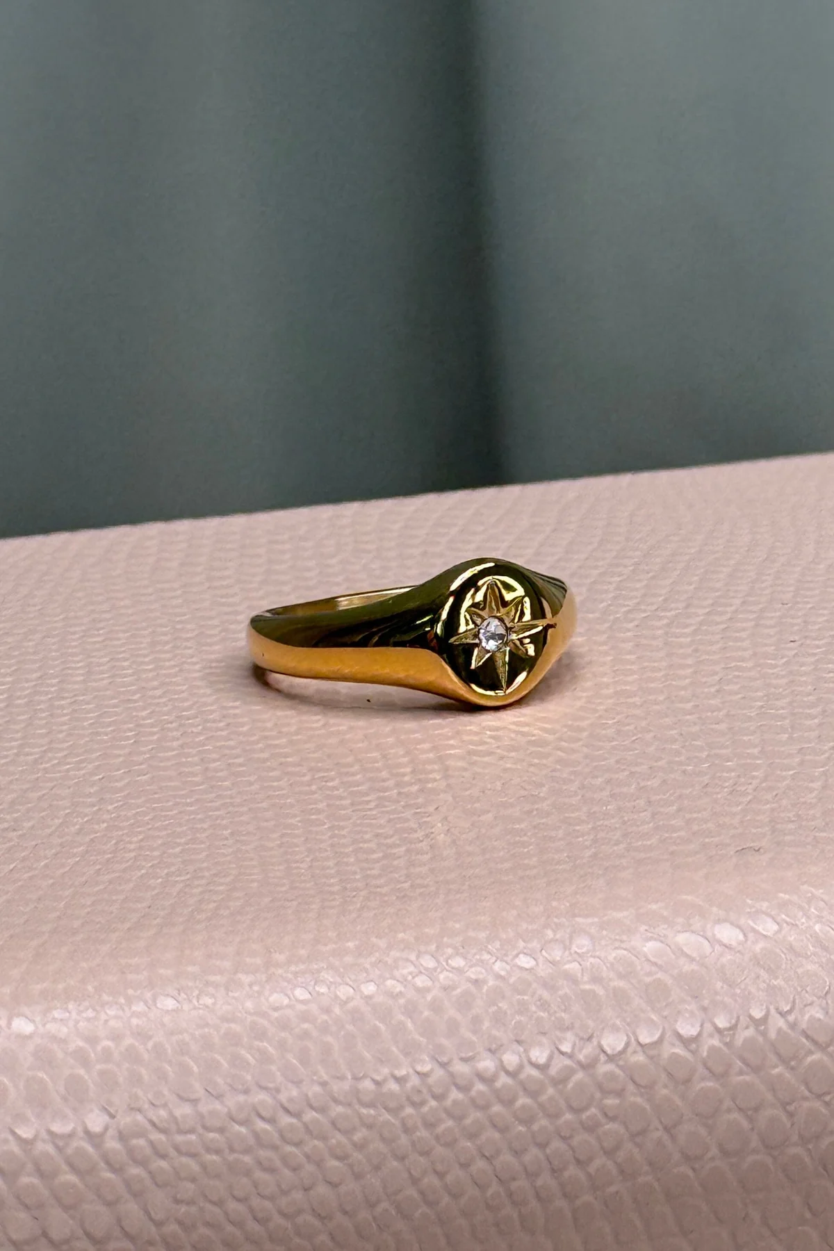Mellow Moon Linnea Ring