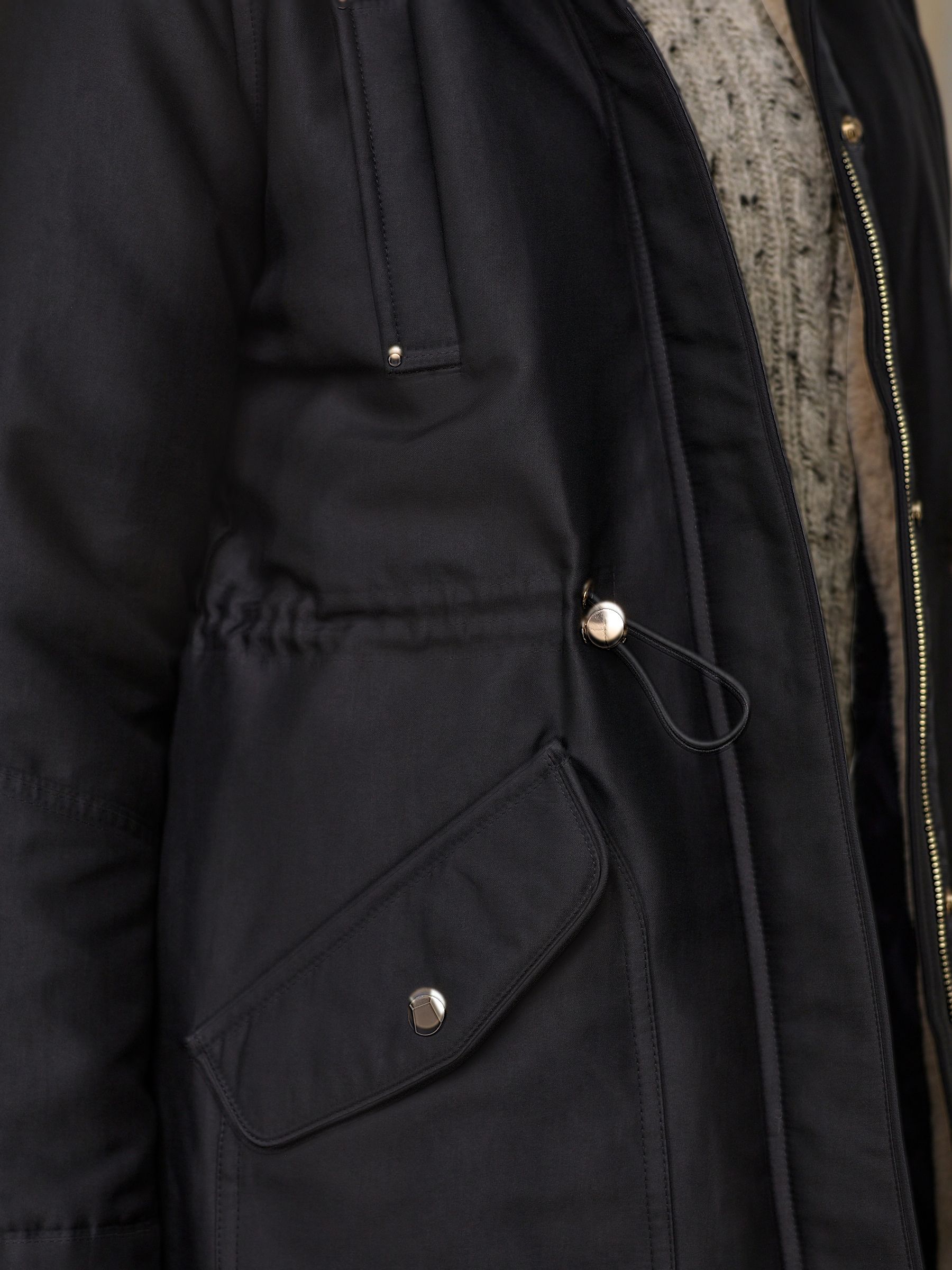 Zwart - Parka met capuchon en imitatiebontkraag