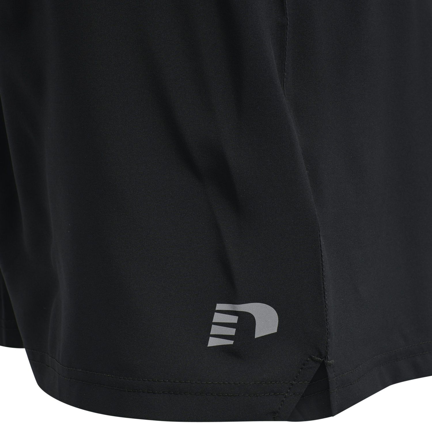 MEN CORE RUNNING SHORTS