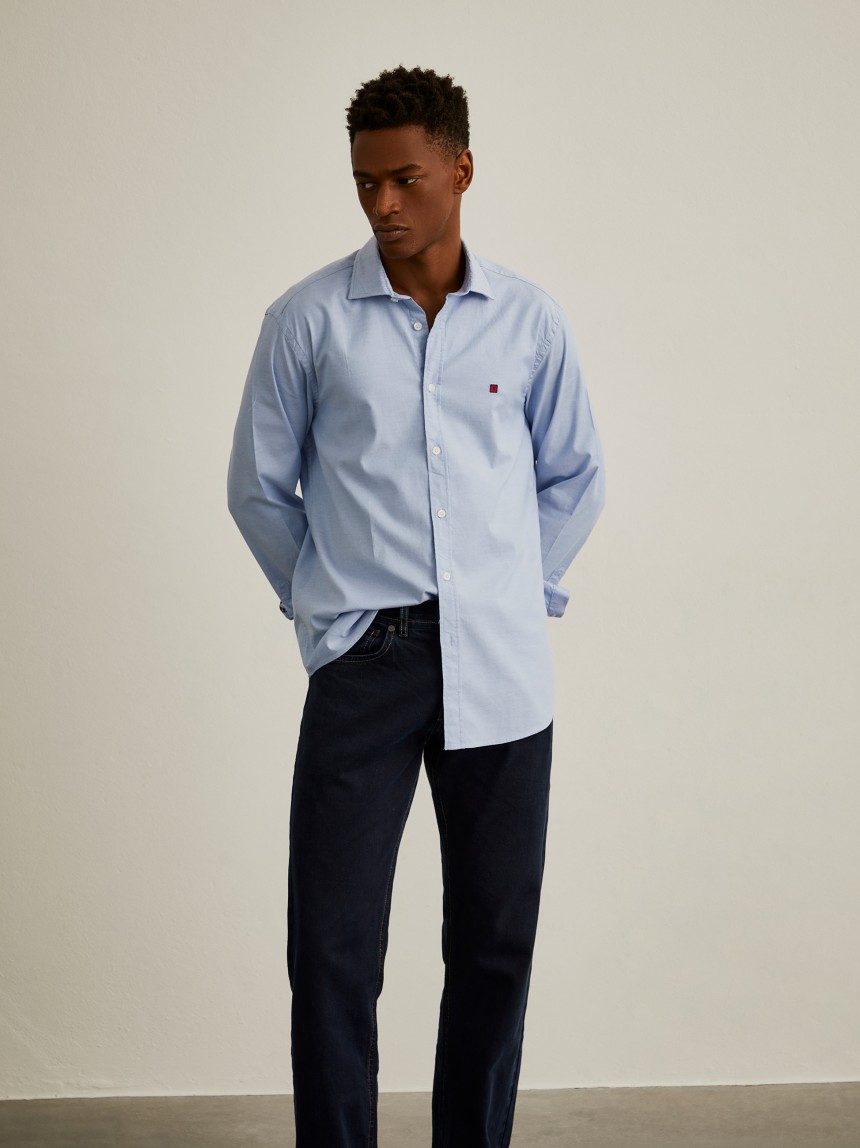 Camisa slim fit em tecido oxford