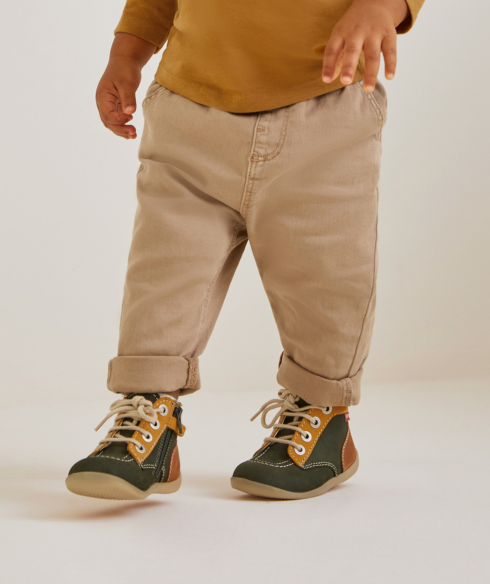 KICKERSBOTTINES BÉBÉ EN CUIR KAKI CAMEL AVEC LACET ET ZIP