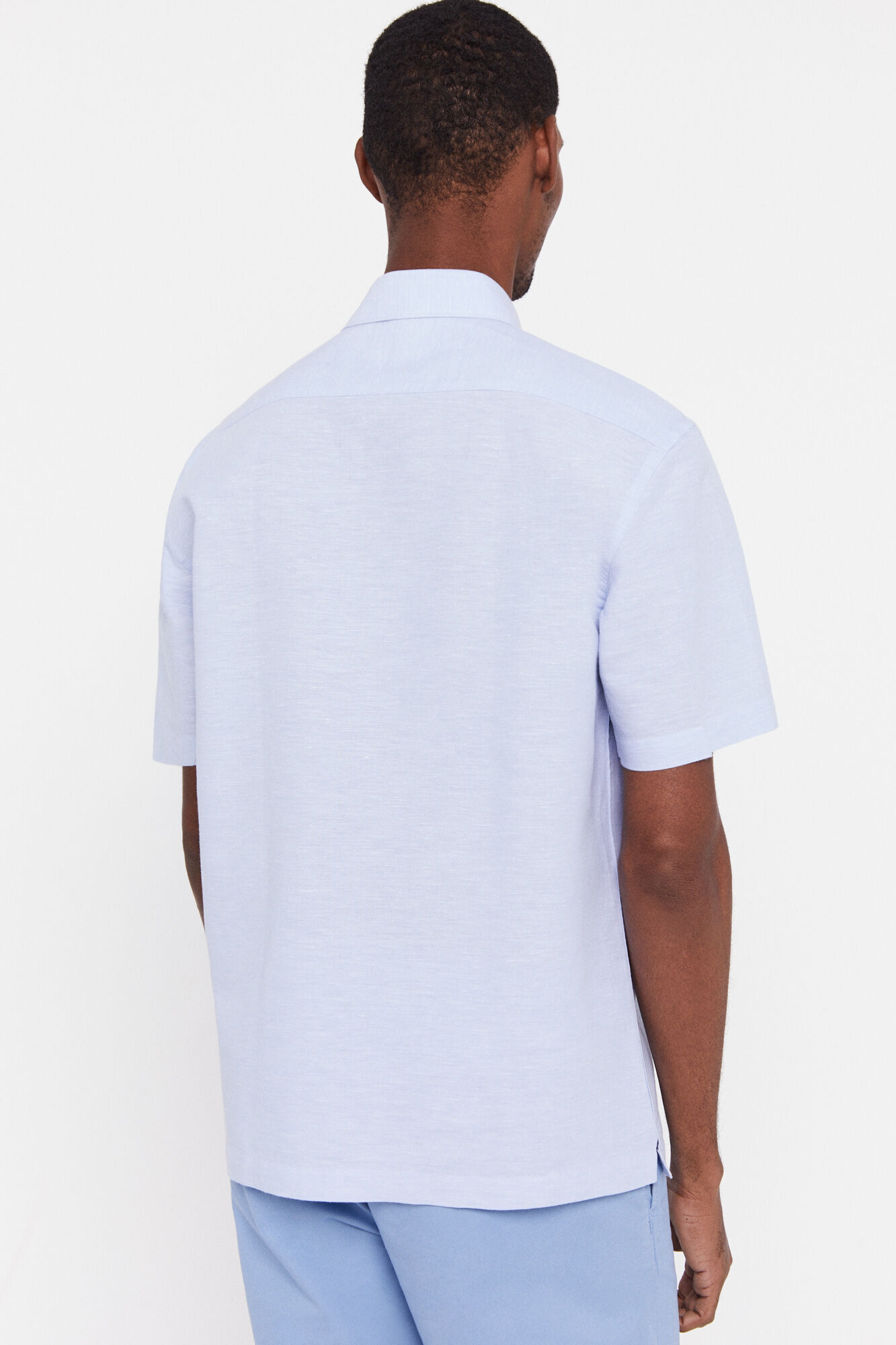 Camisa lisa de manga curta em linho e algodão - Azul
