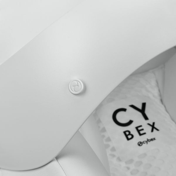 Cybex Cloud T Autostoeltje - Urban Mobility - White