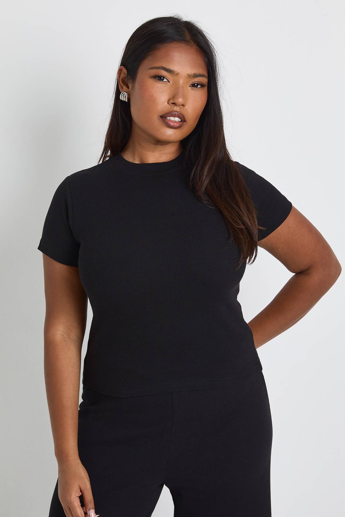 boohoo Top Ajusté Long À Manches Courtes En Maille Côtelée Basique Plus
