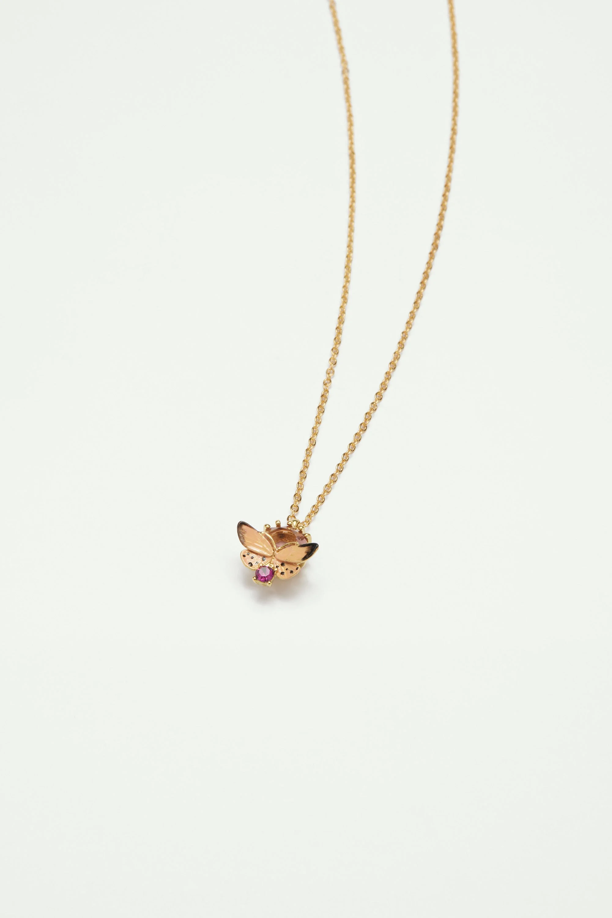 Collier pendentif papillon émaillé et pierres en verre taillé | Rose