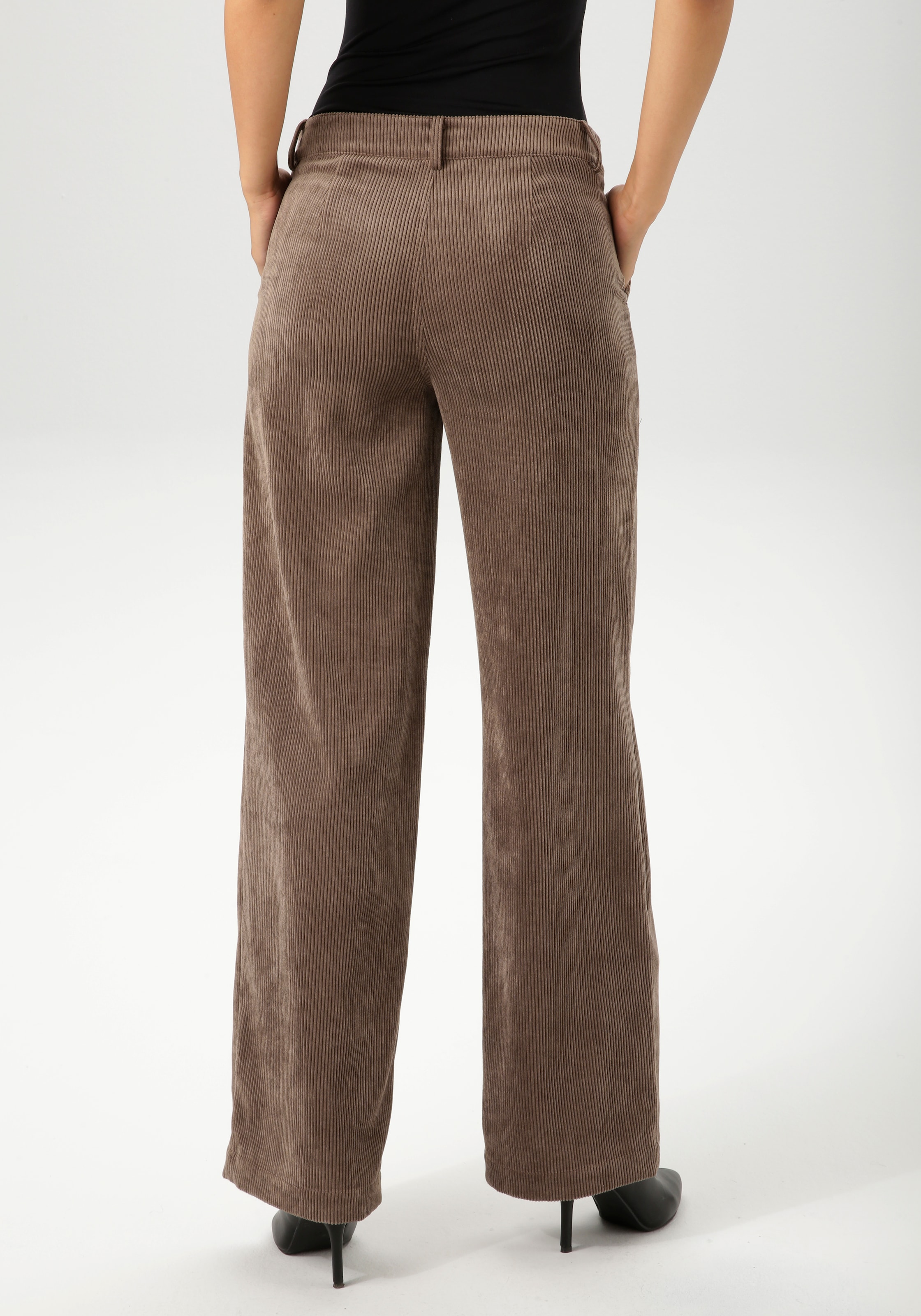 Aniston CASUAL Cordhose  mit trendigem, weiten Bein - NEUE KOLLEKTION