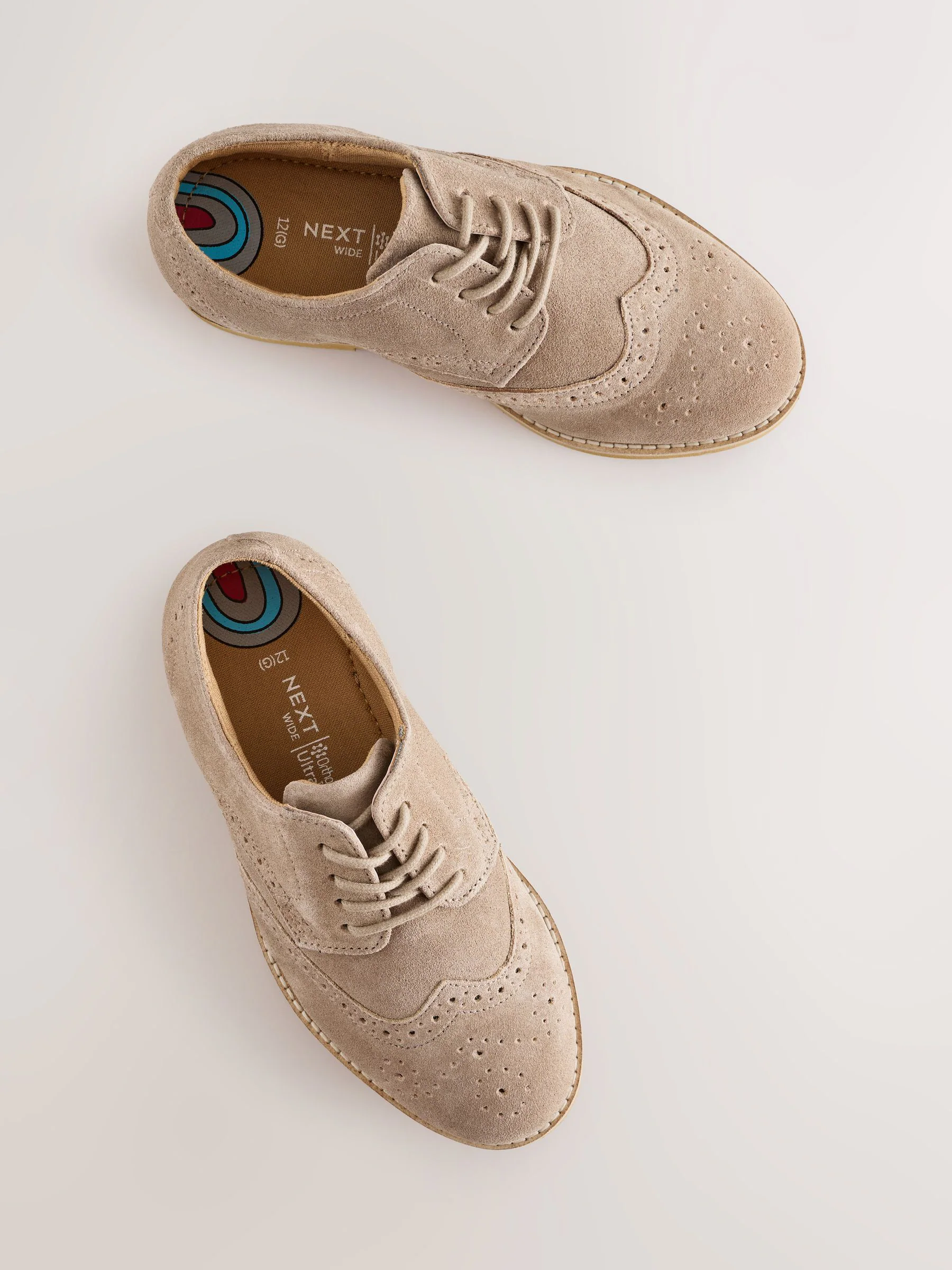 Neutraal - Modieuze brogues van leer