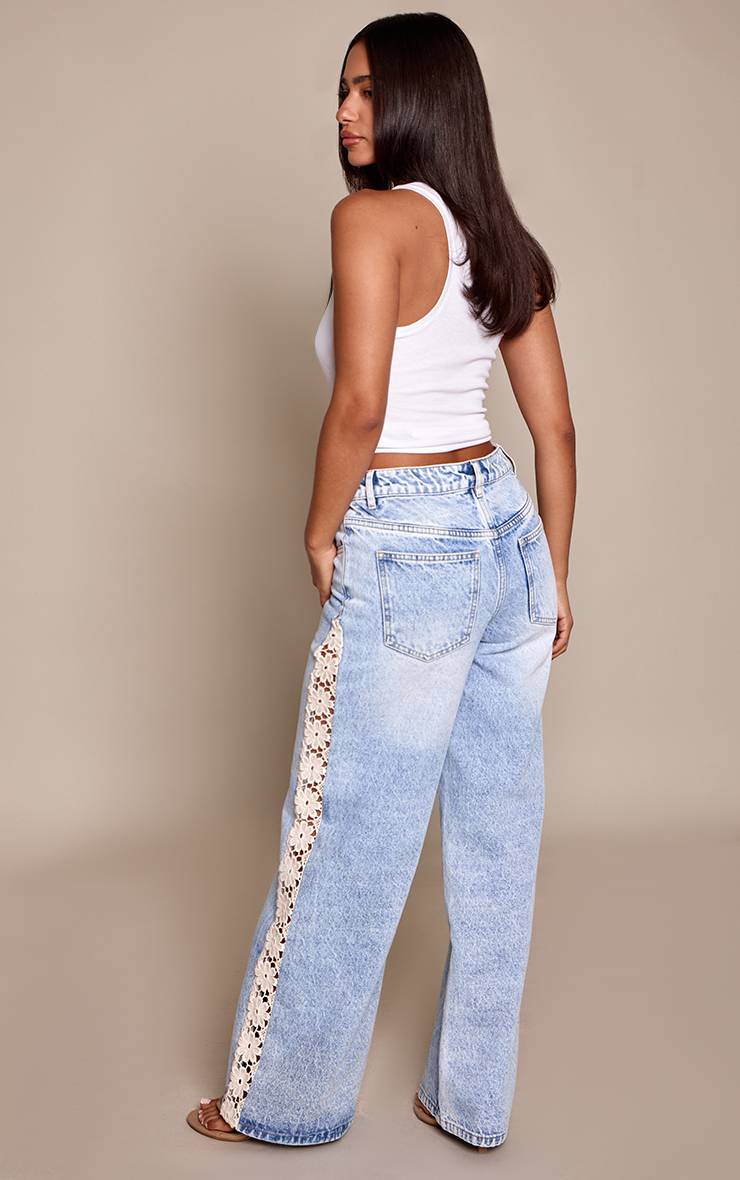 Mid Blue Wash Jean Petite À Détails Crochet Sur Les Côtés