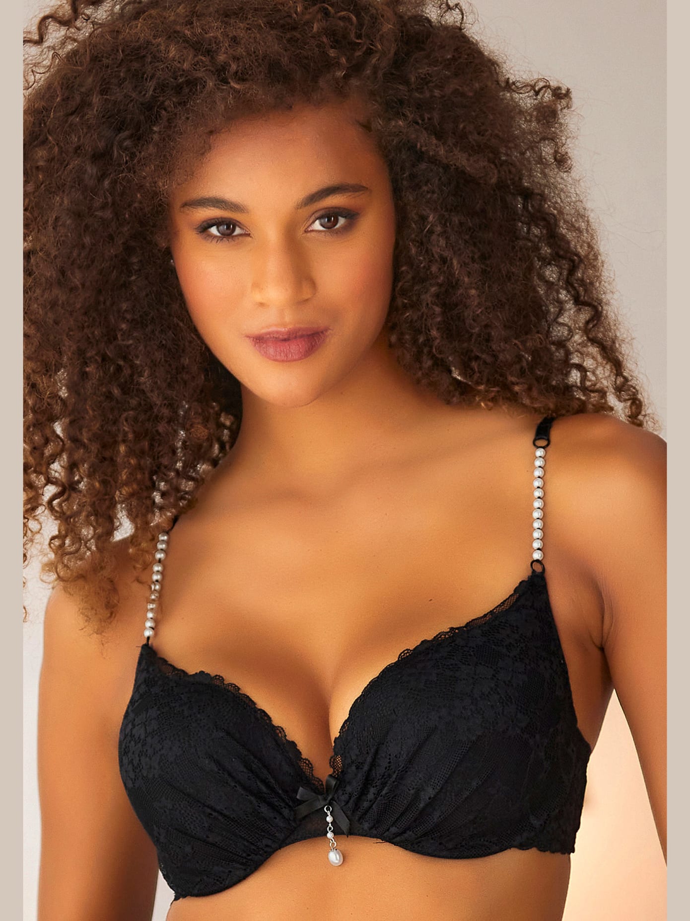Soutien-gorge push-up extravagant avec bretelles en perles