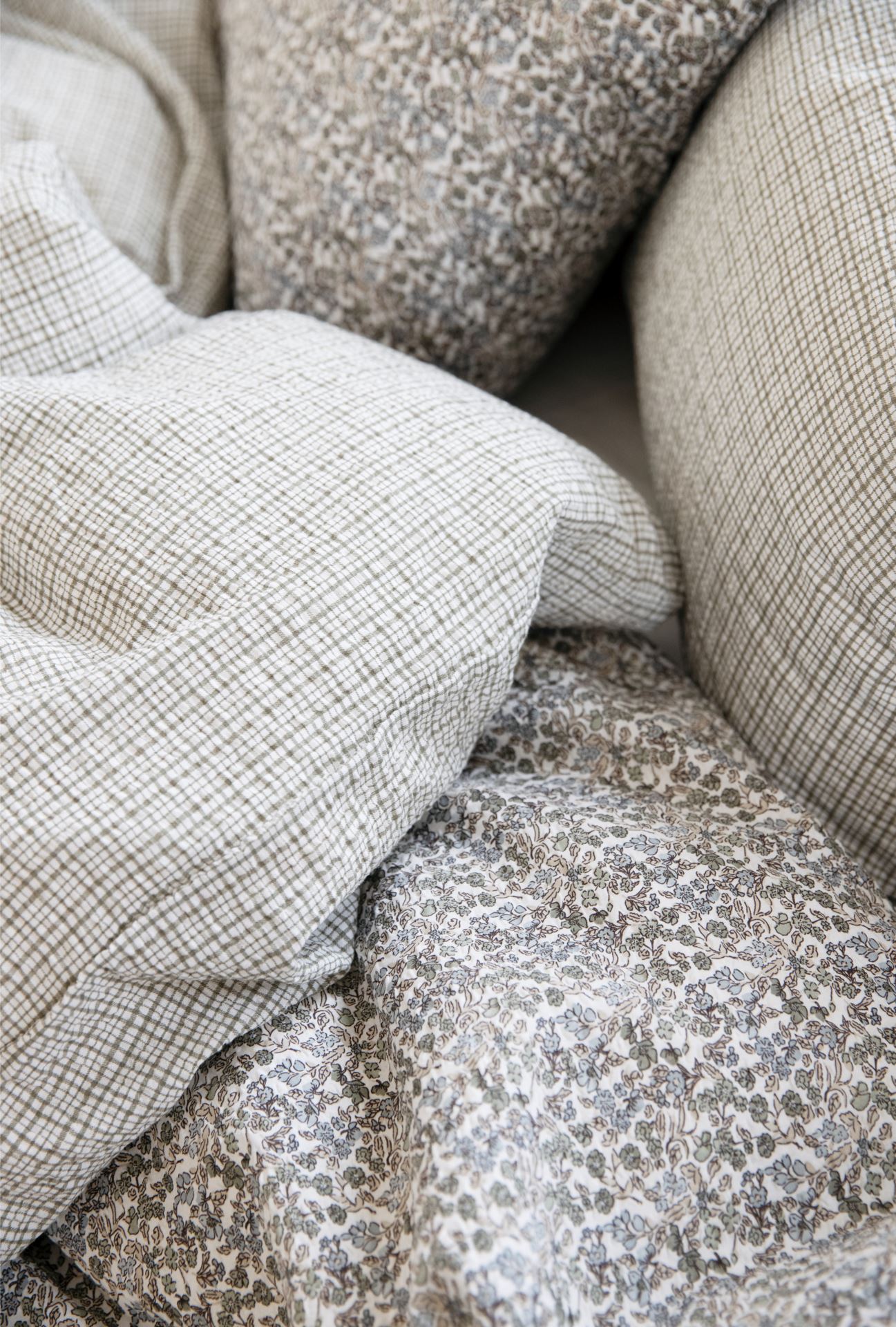 Krepp sengesett multi rosa - 140x200 cm