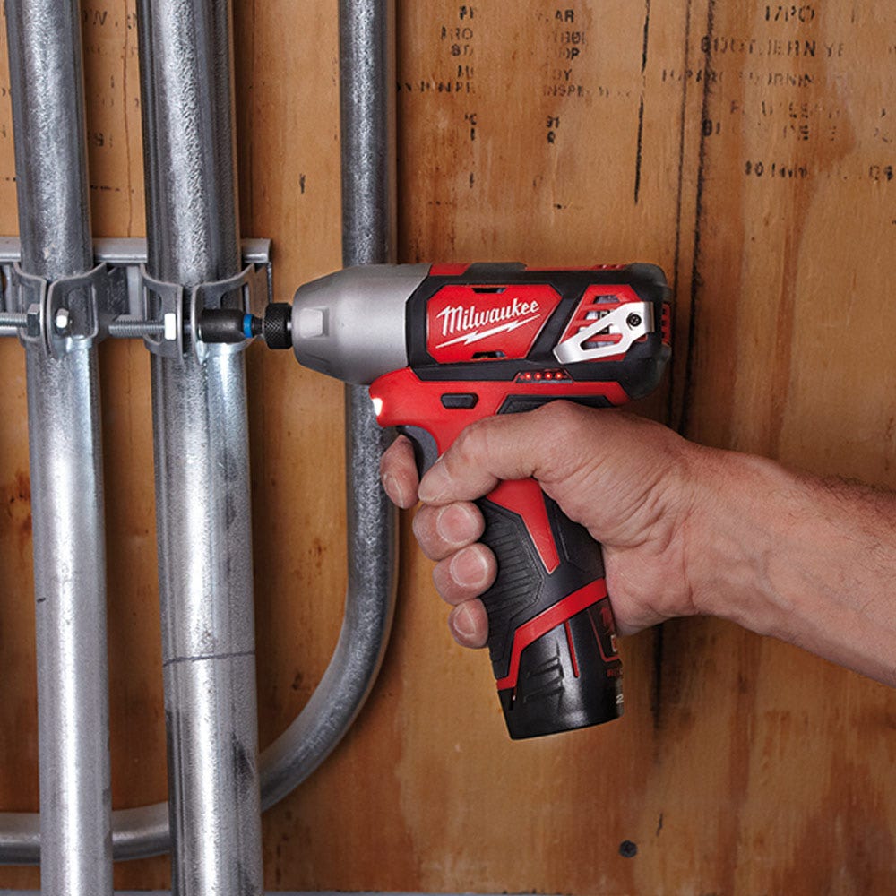 Parafusadeira de impacto MILWAUKEE 12V 1/4