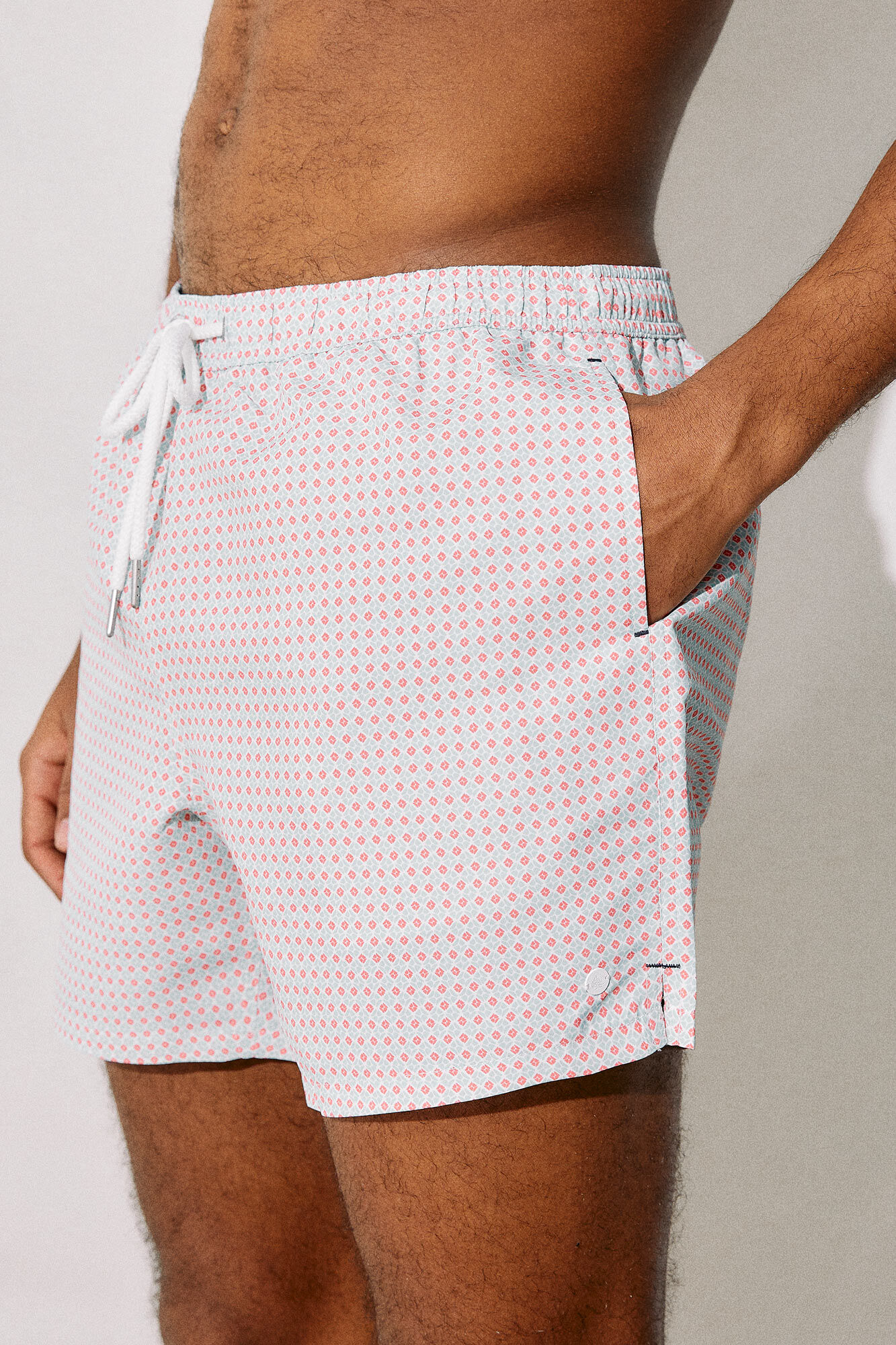Maiô estampado com bolso pequeno com zíper - estampa laranja