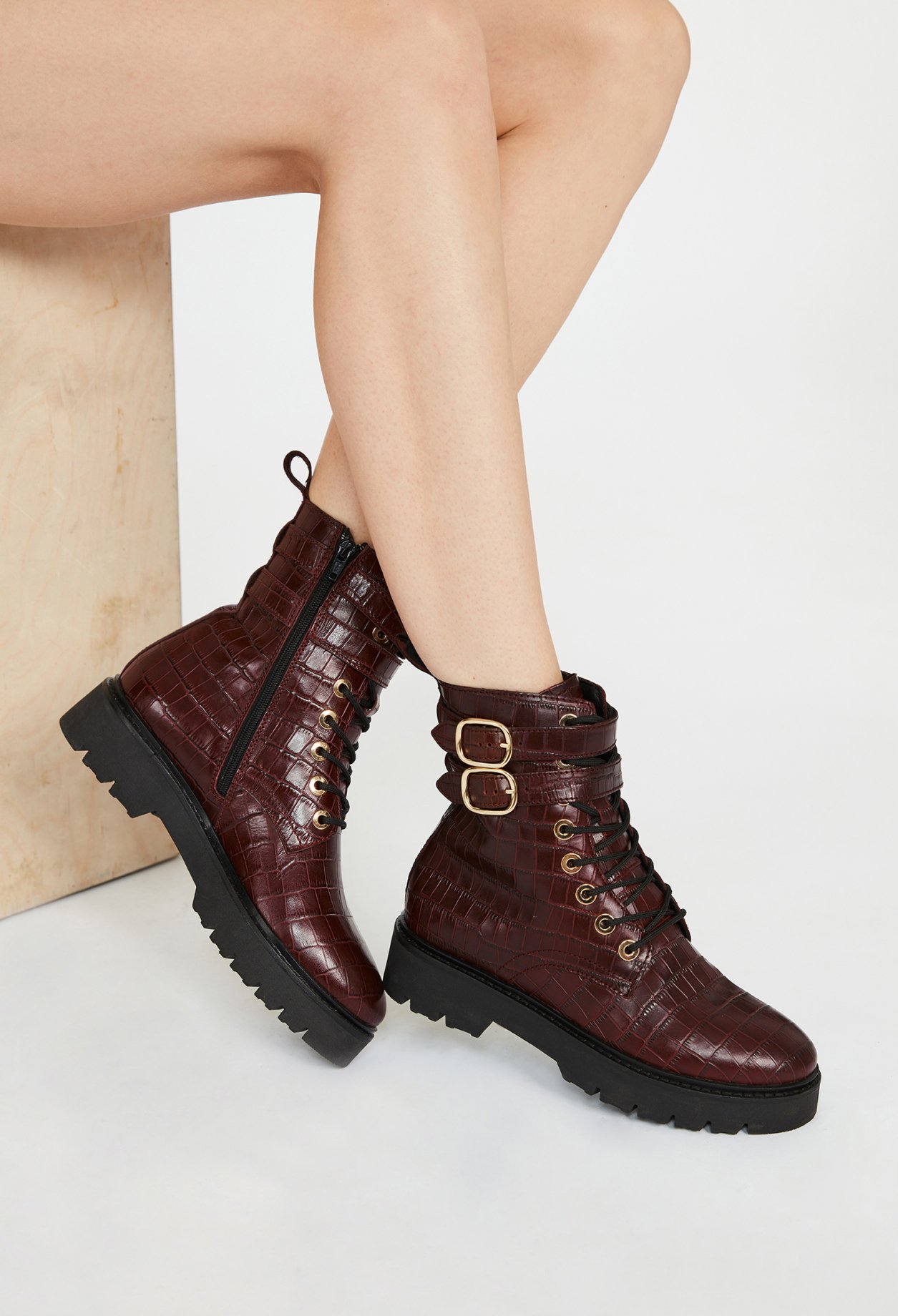 Boots montantes &agrave; lacets