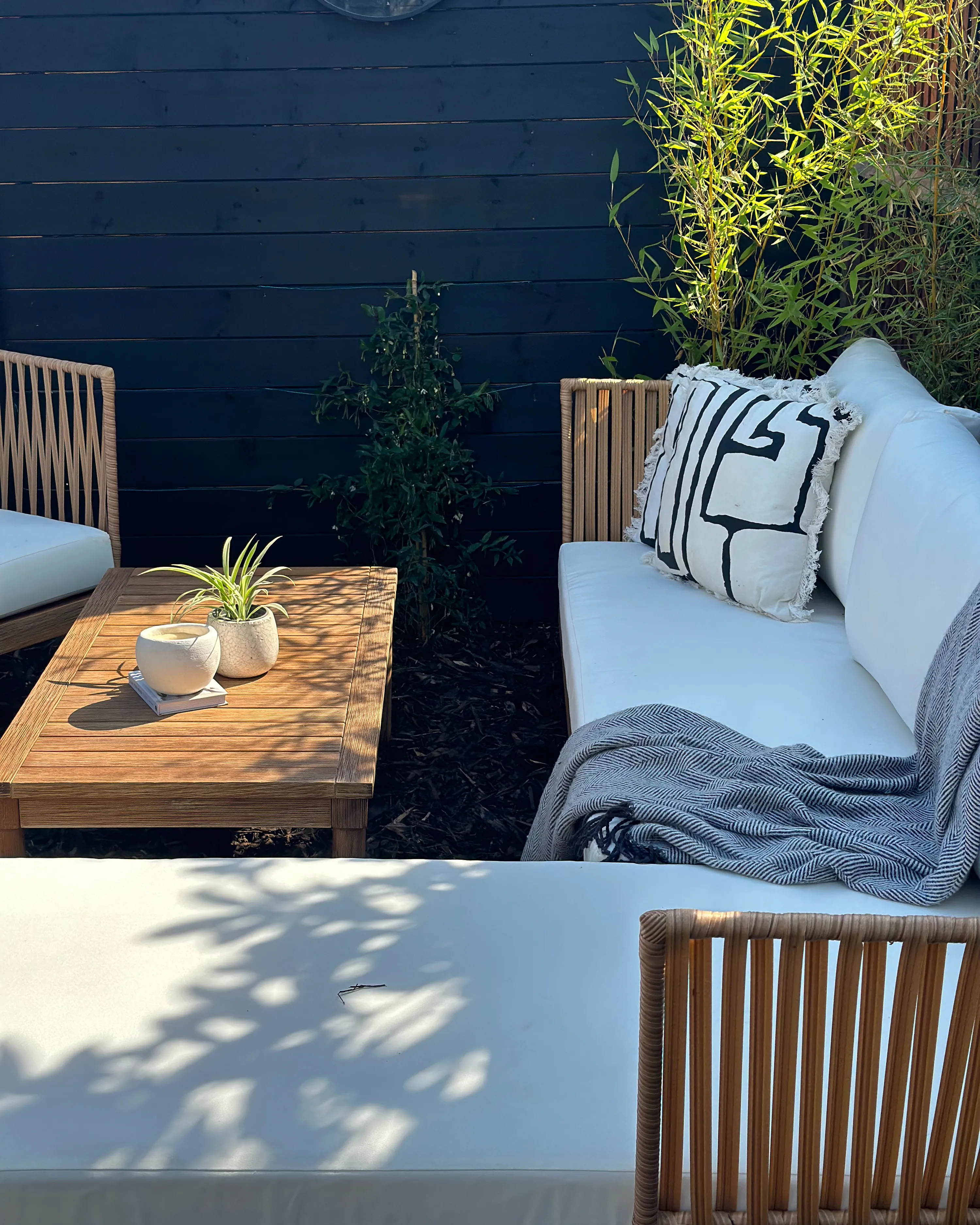 Loungeset met tafel 4-zits CREMONA linkszijdig Acaciahout Gebroken wit