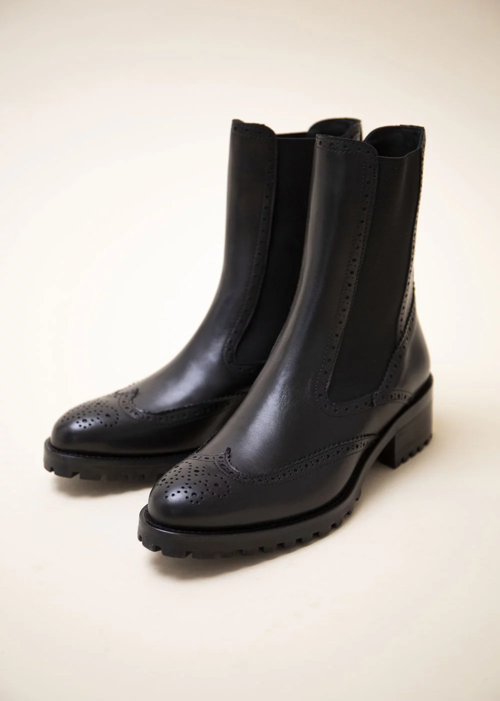 CHELSEA SALFORD CUIR NOIR