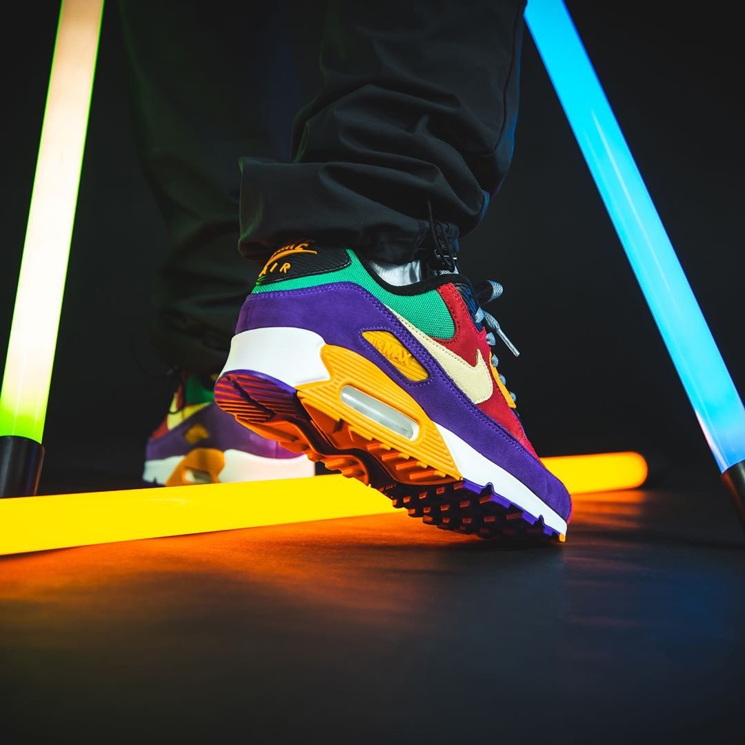 NIKE AIR MAX 90 QS 