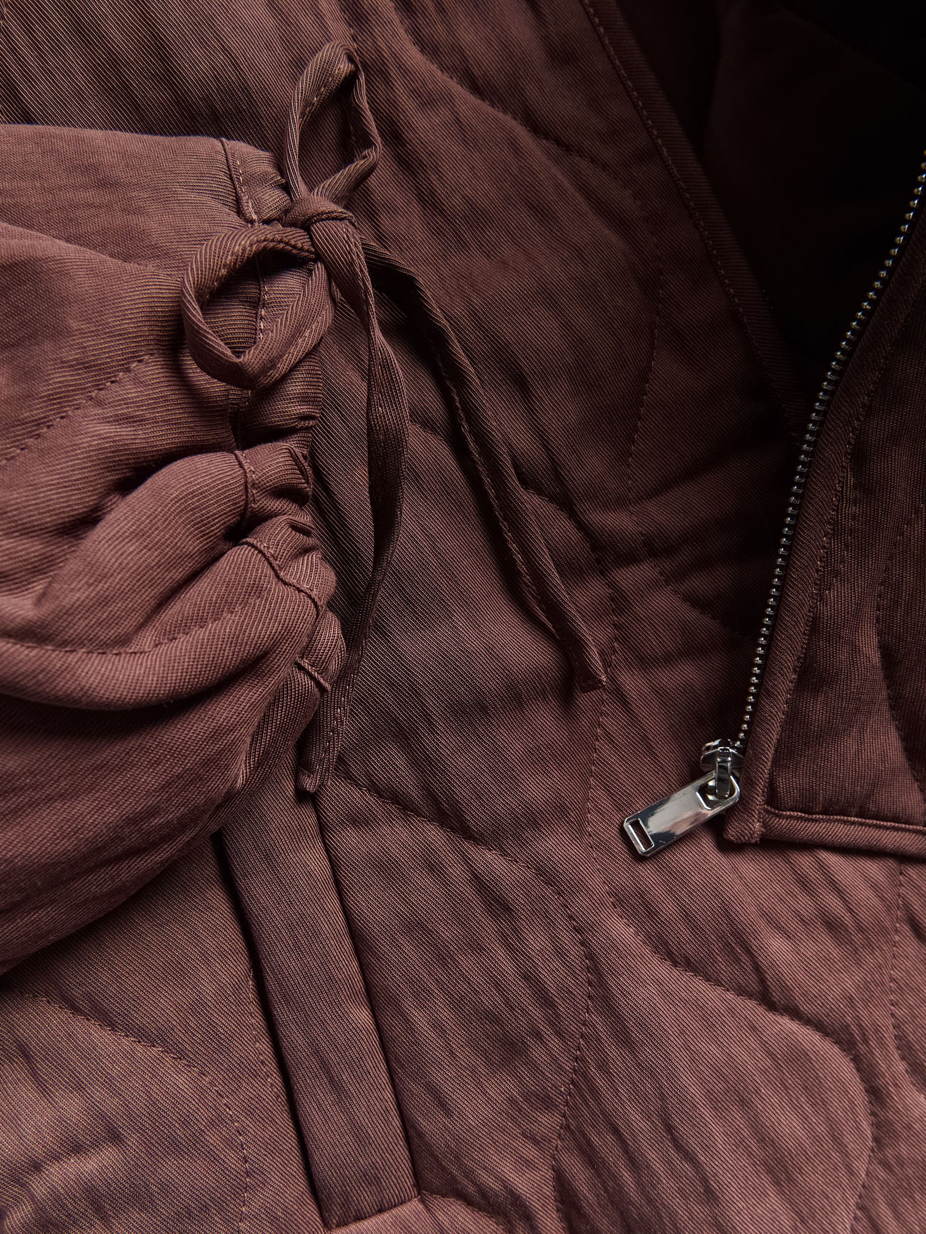 Jacke mit dekorativen Bindungen