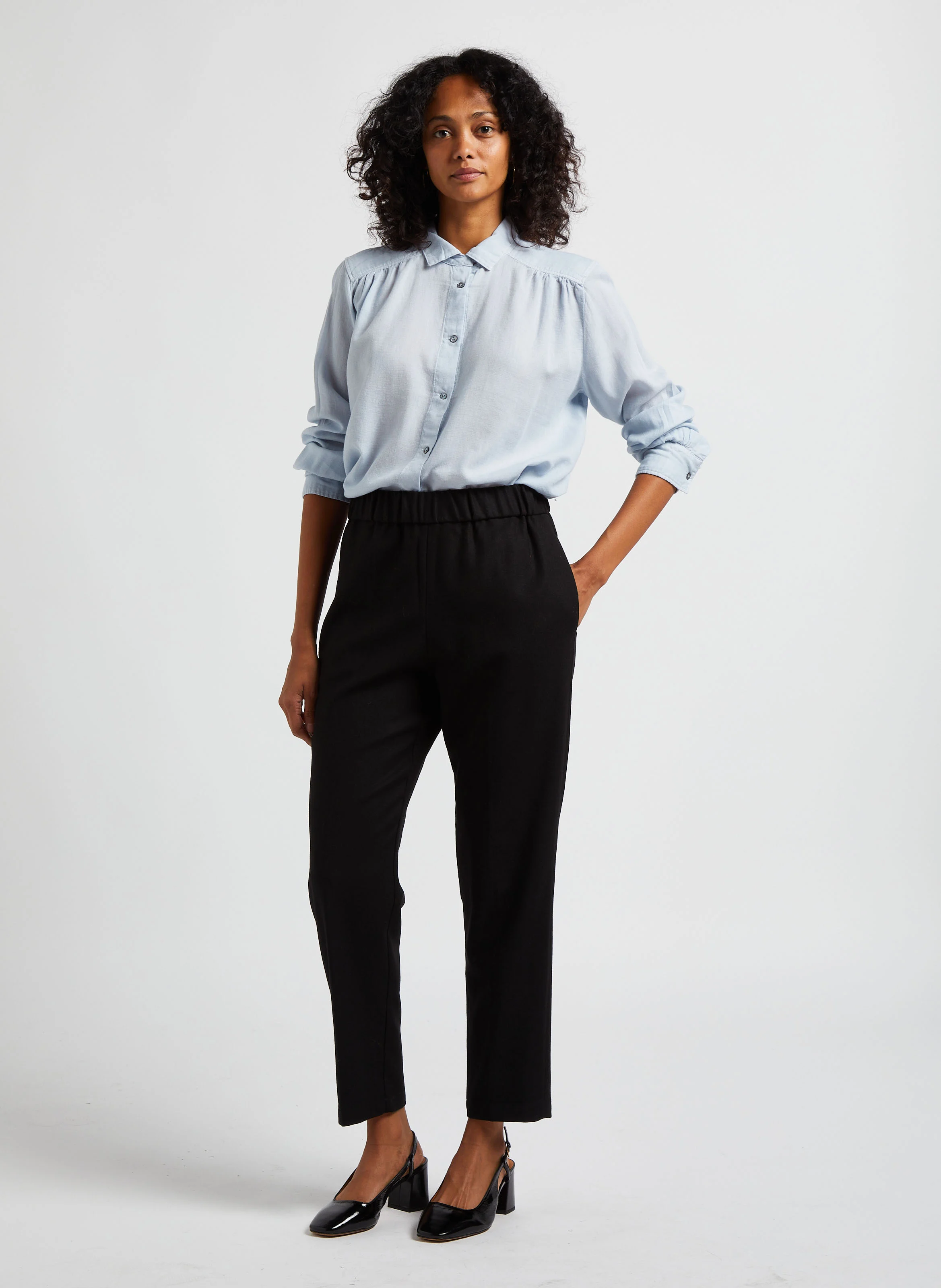 Pantalon carotte en flanelle de laine| Noir
