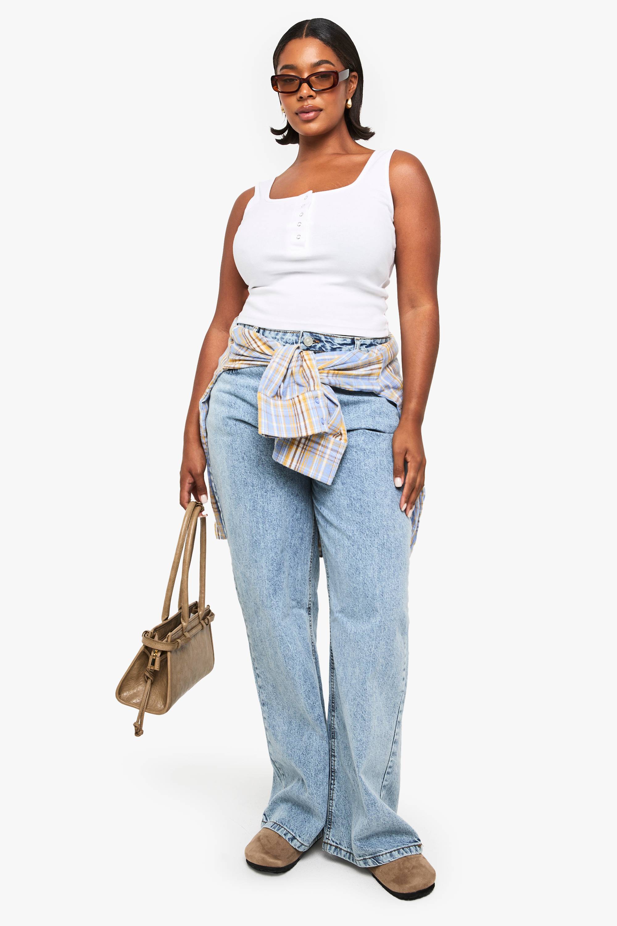boohoo Débardeur Court À Encolure Échancrée Avec Détail Boutons Décoratifs