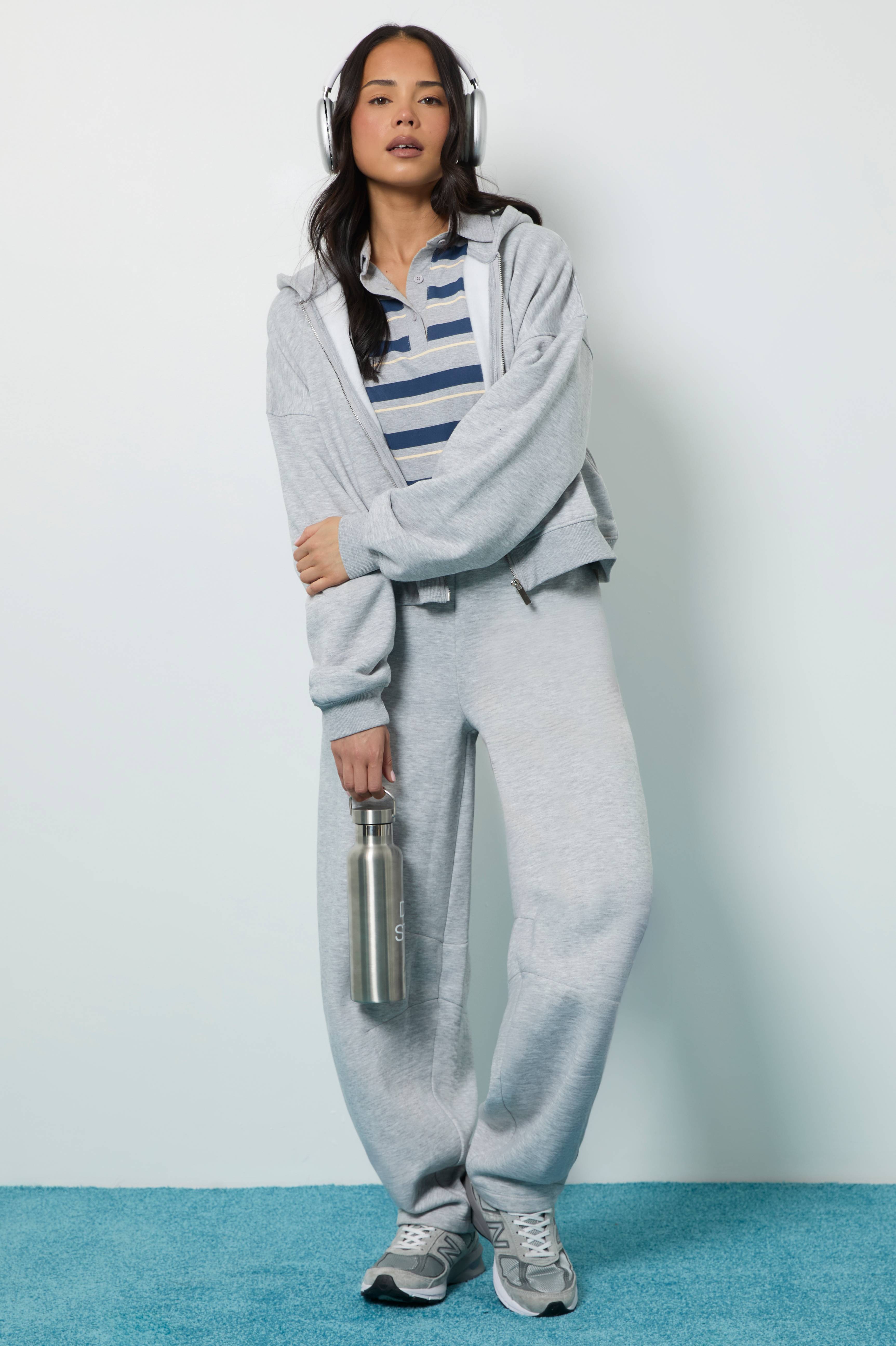 boohoo Ensemble de Survêtement Sweat à Casynthétiqueche Court et Jogging à Jambes Évasées