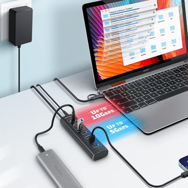 NÖRDIC GEN 3.2 USB-C og USB-A drevet Hubb 7-porter 3x10Gbps 4x5Gbps 1m kabel individuell bryter
