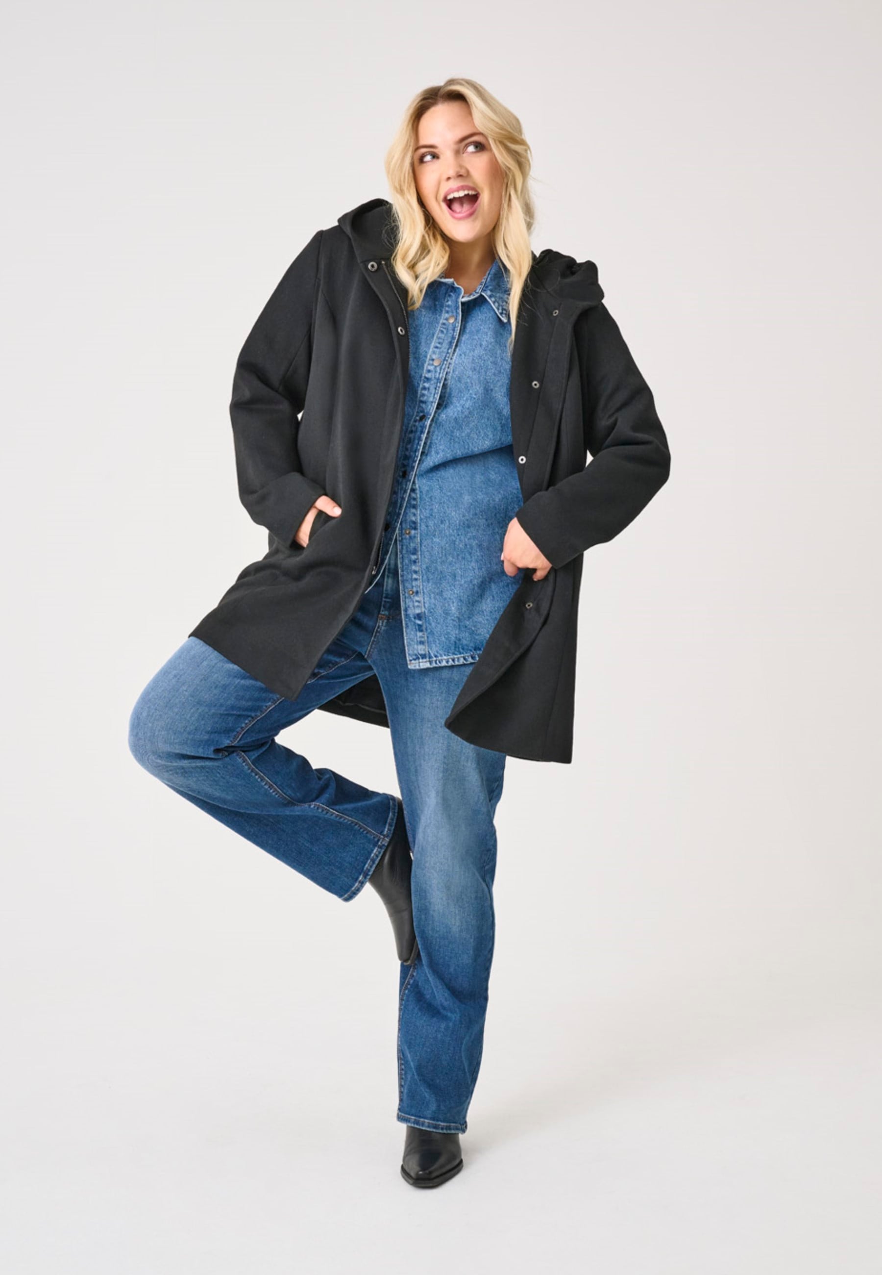 ONLY CARMAKOMA Langjacke »CARSEDONA LIGHT COAT OTW« mitKapuze mit Kapuze