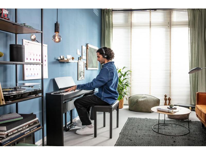 Yamaha E-Piano P-225B Kompaktes Digitalpiano mit Klang und Funktionen für fortgeschrittene Spieler