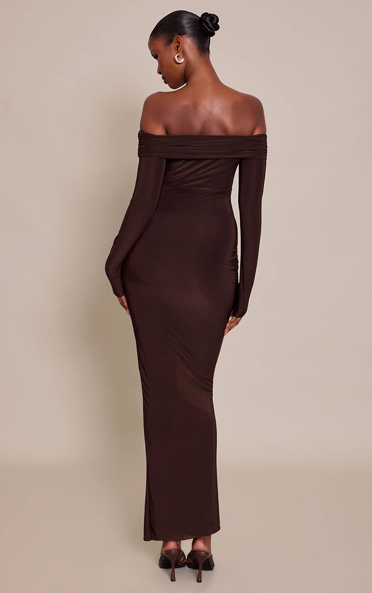 Chocolat Robe Maxi Portefeuille Épaules Dénudées En Tissu Slinky