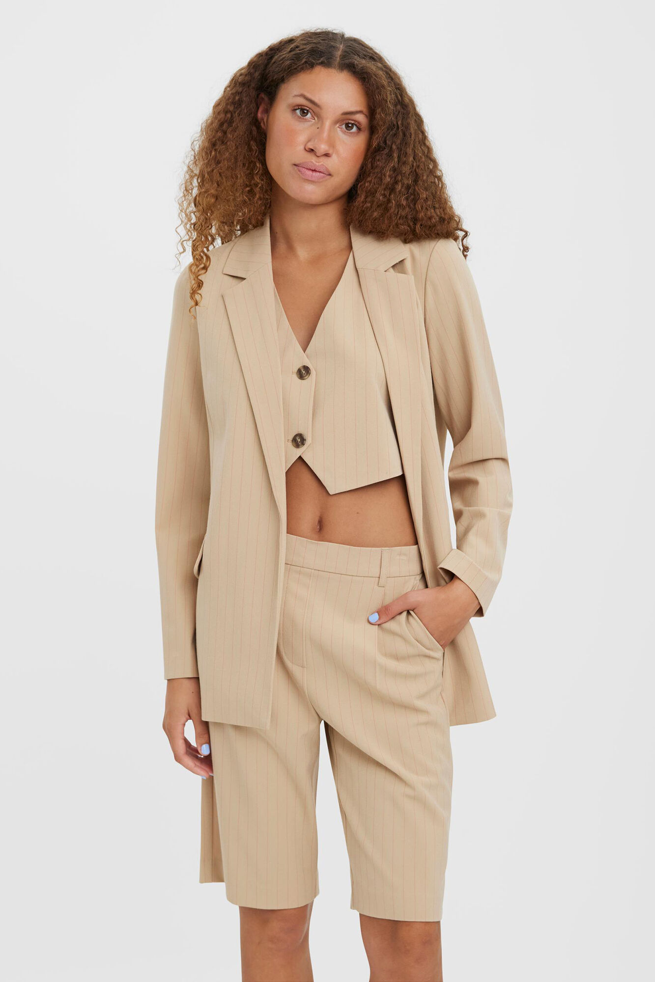 Blazer comprido com quatro botões - Marrom