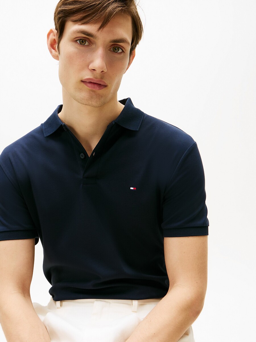 TOMMY HILFIGER<br>Camisa polo regular de manga curta em algodão macio