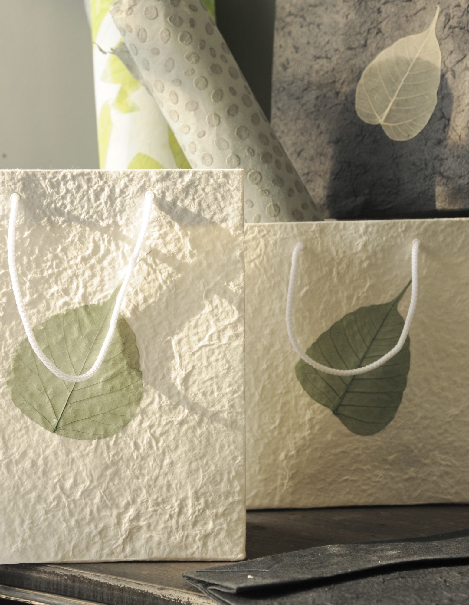 Tasche 'Bodhi-Blatt', weiß, B 25 cm, H 30 cm, T 10 cm günstig bestellen
