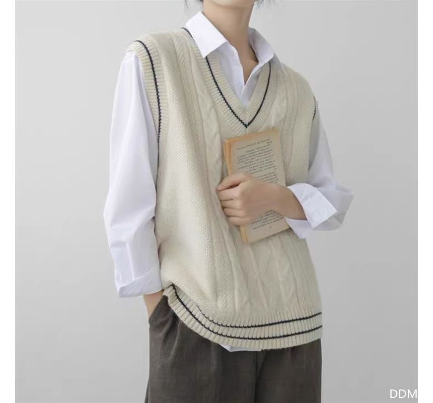 Honey River - V-hals gestreept kabelgebreid vest