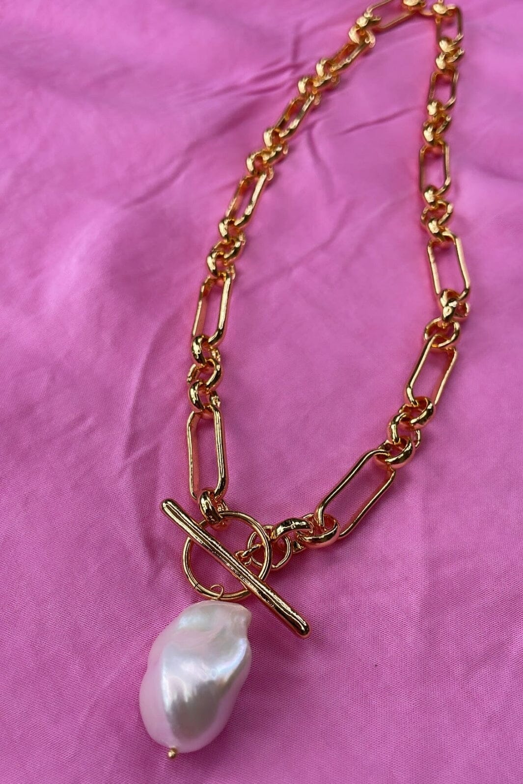 Mellow Moon Link Pearl Necklace