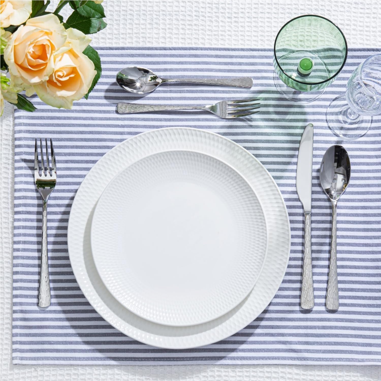 HIKAA Besteck Set 12 Personen, 60-Teiliges Gehämmert Essbesteck, 18/10 Premium Edelstahl Besteckset mit Einzigartigem Wellenmuster-Design, Cutlery Set Hochglanzpoliert – Spülmaschinenfest (Silber)