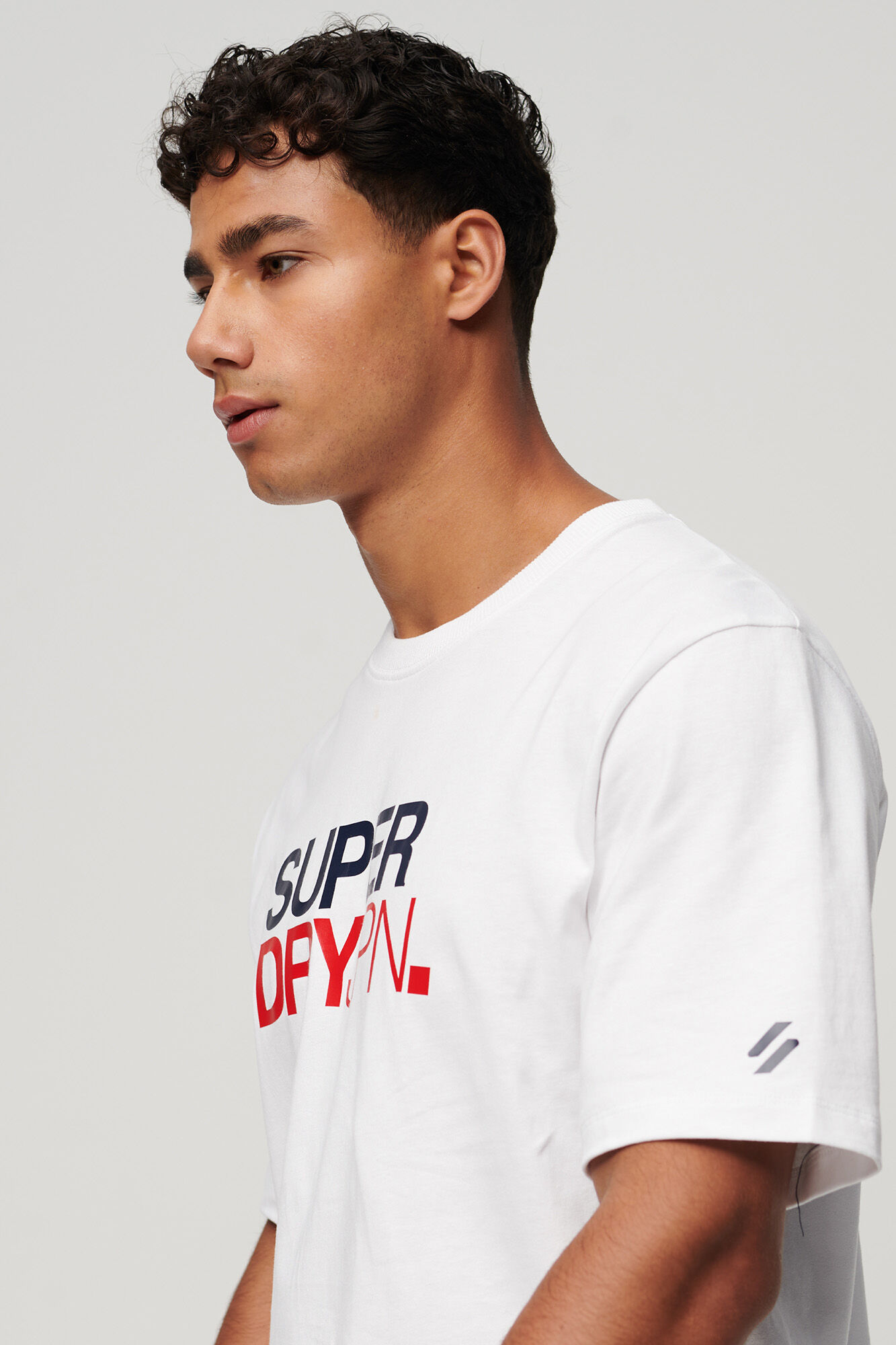 Camiseta folgada com logotipo de roupa esportiva