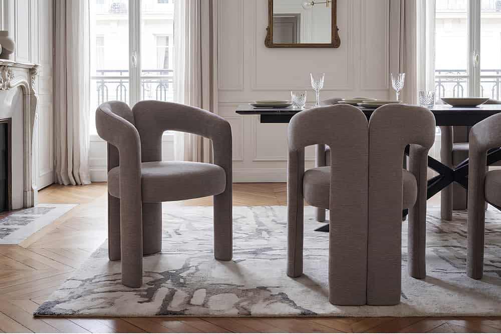 Design Stuhl ARCH greige Chenille mit Armlehne Rundum-Bezug