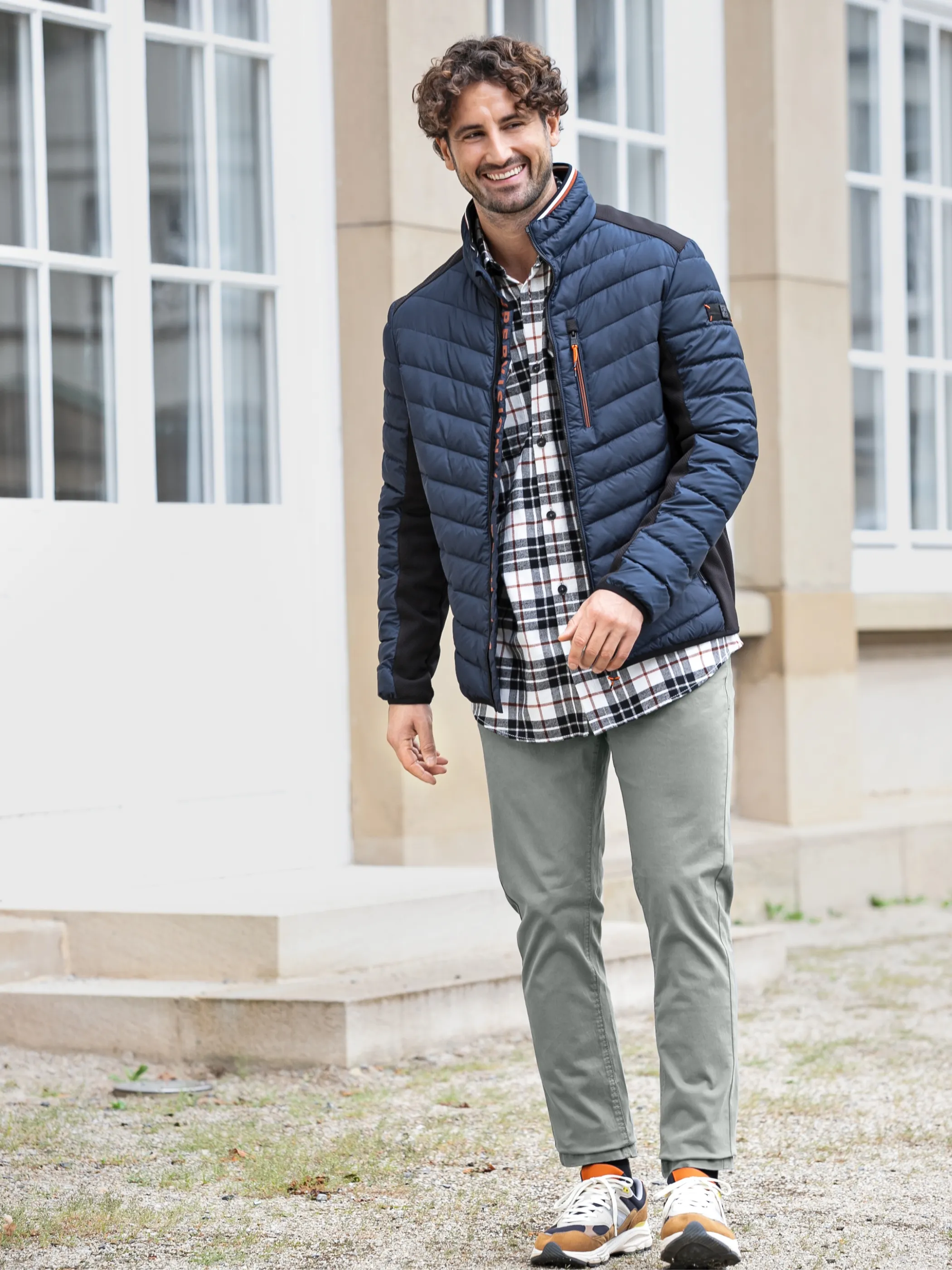Herren Steppjacke mit Softshell-Einsatz