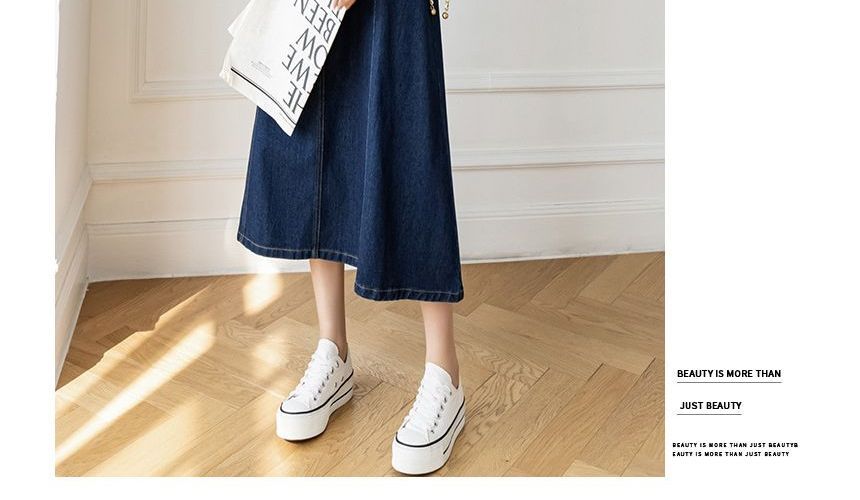 Hanji - Spaghettiband denim overall midi A-lijn jurk
