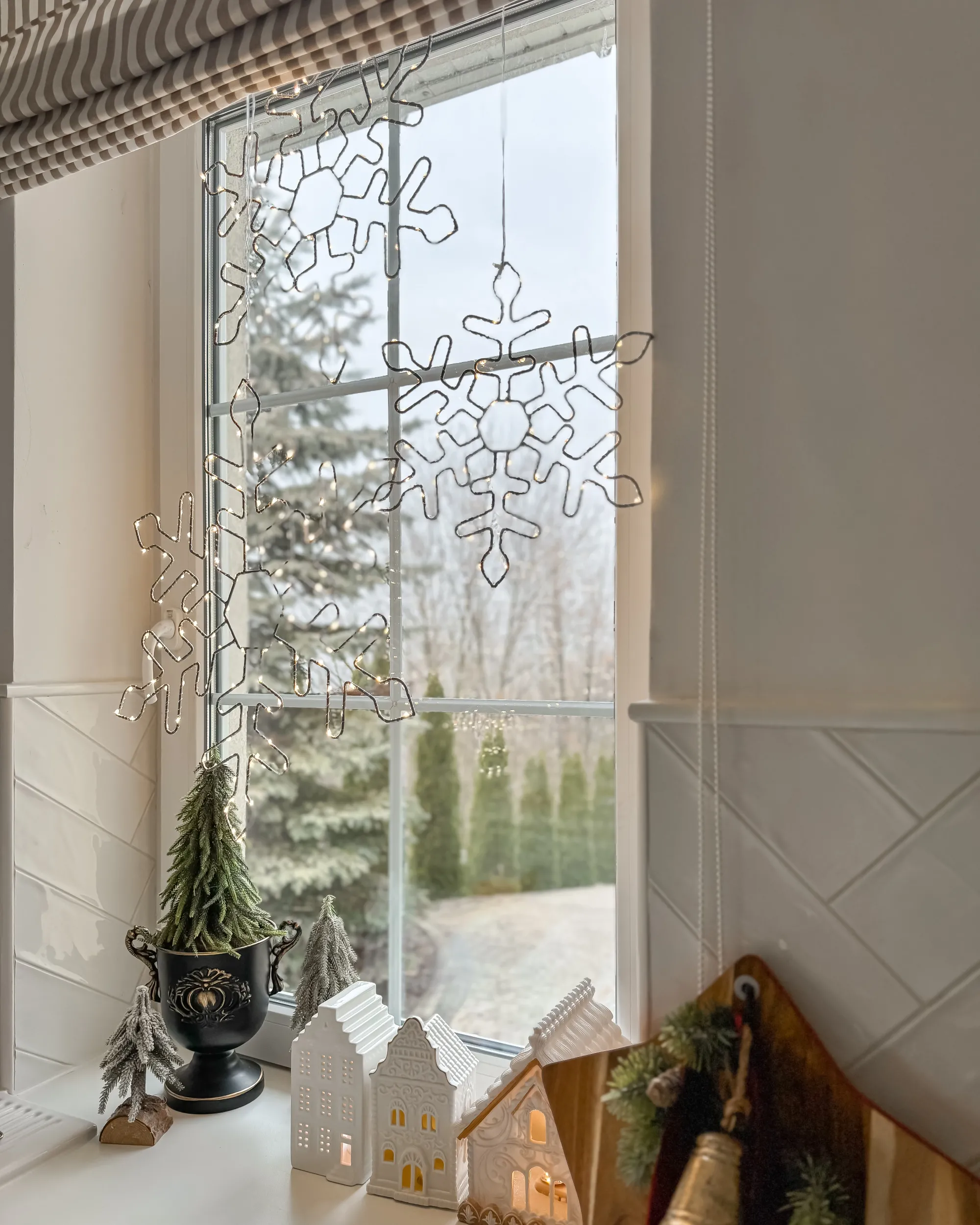 Hangende buitendecoratie LED LOHELA Sneeuwvlok 30/39/50 cm Zilver