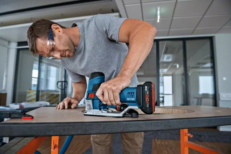 BOSCH COMBI-KIT 4 18V TOOLS: GSR 18V-90C + GKT 18V-52GC + GST 18V-155 SC+ GEX 18V-125 + 1 4.0 AH BATTERY (PROCORE) + 2 5.5 AH BATTERIES (PROCORE) + GAL 1880CV ( L)PROFESSIONAL