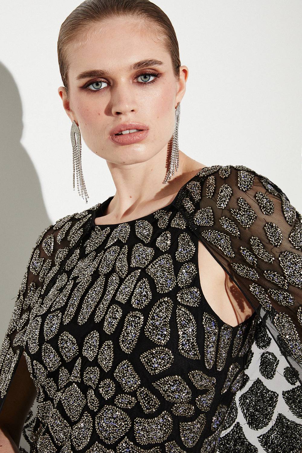 KarenMillen Robe Maxi Premium à cape embellie