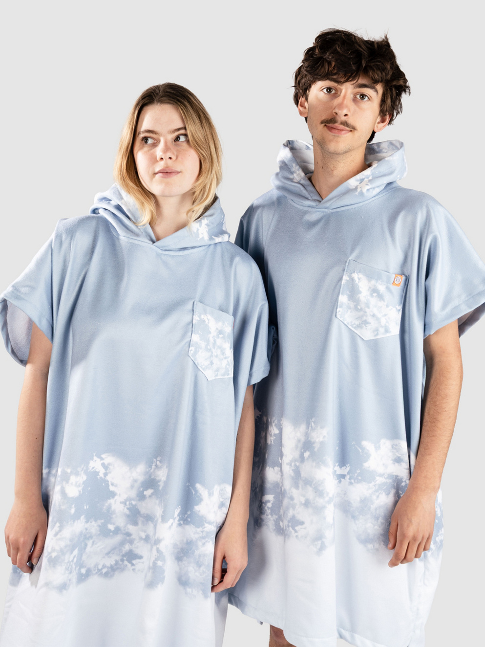 After Gradient Surf Poncho bleached blue