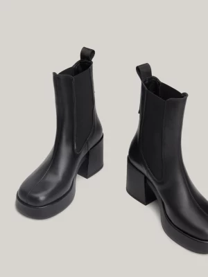 Botas Chelsea de couro com salto bloco grosso