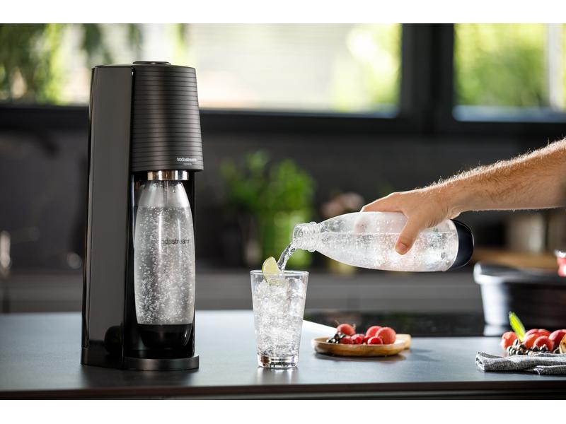 Sodastream Wassersprudler Terra Schwarz Wassersprudler mit Fuse Kunststoffflasche und Quick Connect Zylinder