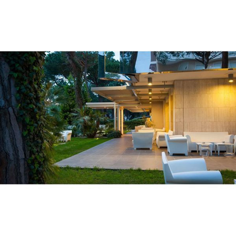 Kartell Bubble Club tuinbank zinkwit