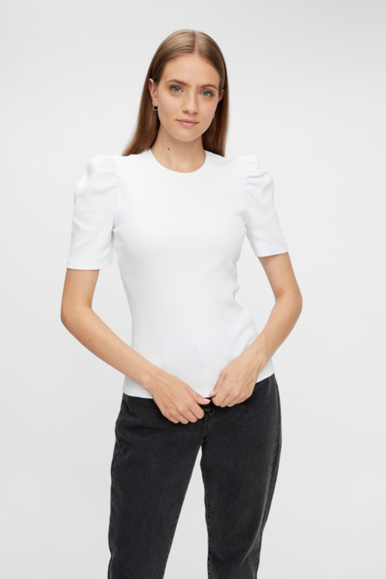 Blusa com mangas bufantes