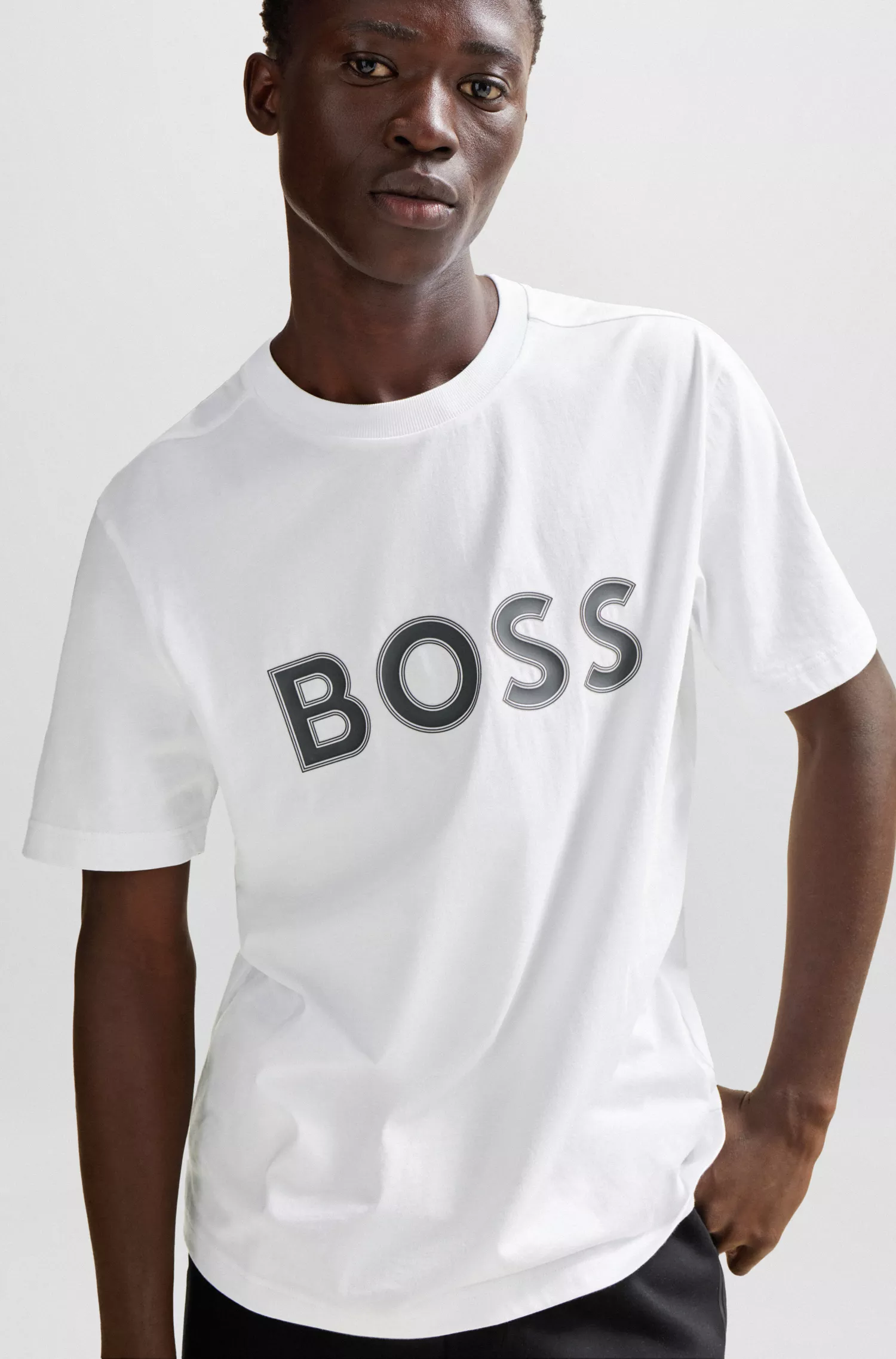 Camiseta BOSS verde de algodão jersey com modelagem regular e estampa do logo.