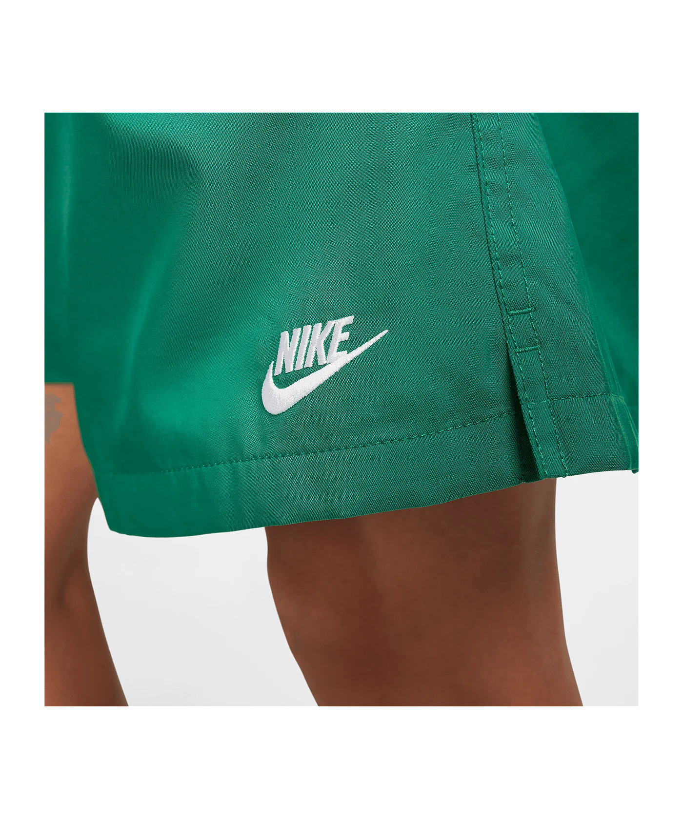 Nike Club Woven Flow Short Grün F365