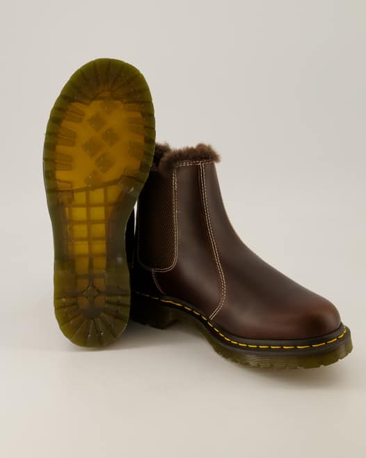 Dr. Martens 2976 Leonore Chelsea Boots in Braun