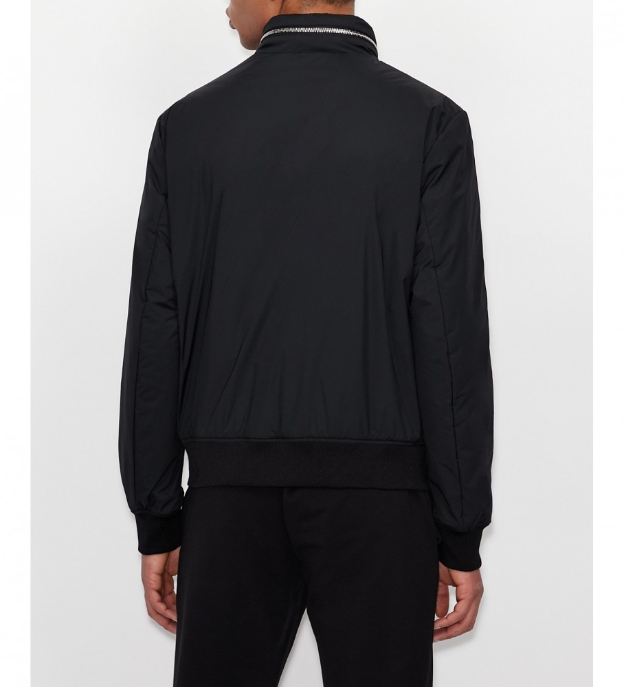 Jaqueta Armani Exchange de nylon com capuz embutido, preta